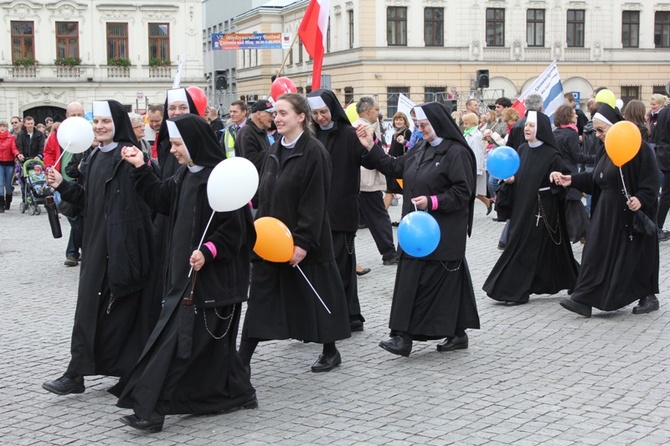 Cieszyn - Rodzinny Polonez przed Marszem dla Życia i Rodziny