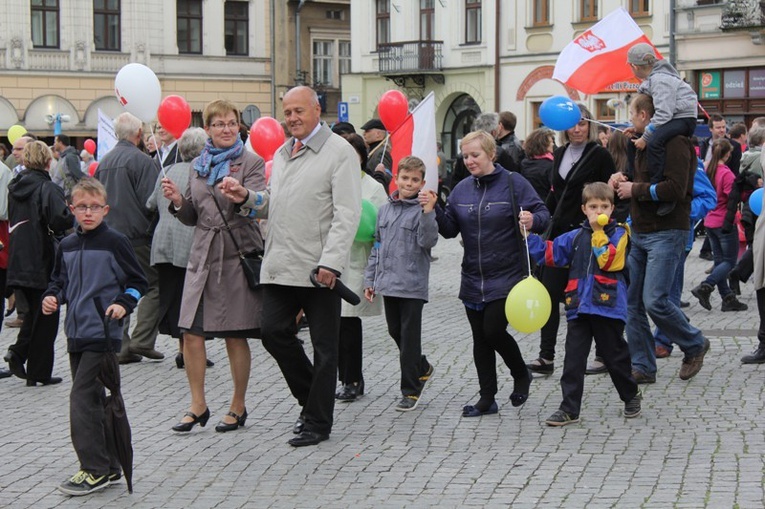 Cieszyn - Rodzinny Polonez przed Marszem dla Życia i Rodziny