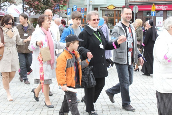 Cieszyn - Rodzinny Polonez przed Marszem dla Życia i Rodziny