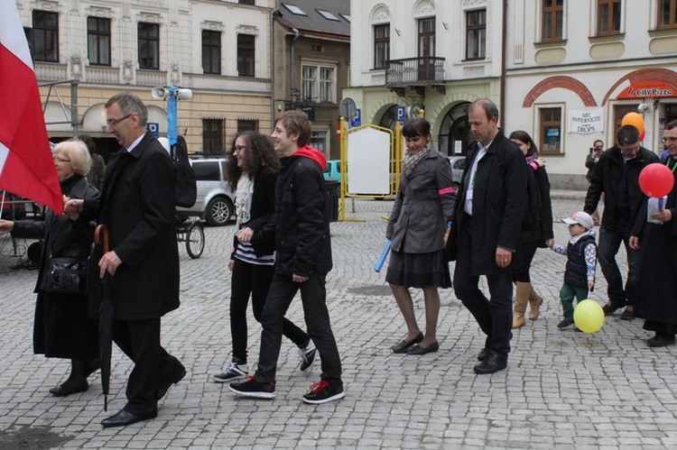 Cieszyn - Rodzinny Polonez przed Marszem dla Życia i Rodziny