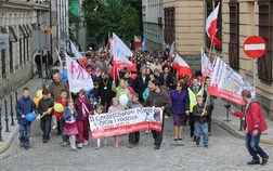 Odważnie, na ulicach Cieszyna świaczyli, że to Boży Dekalog jest dla nich najważniejszy