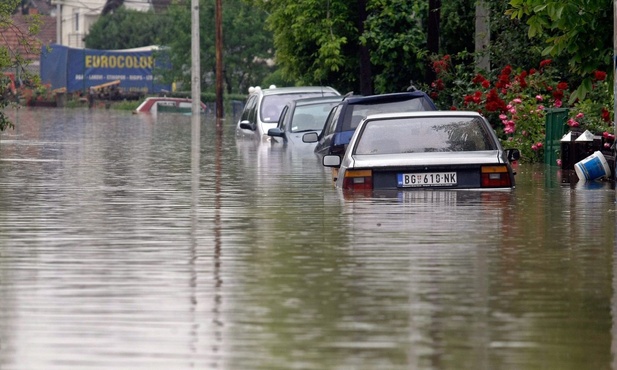 44 ofiary powodzi na Bałkanach
