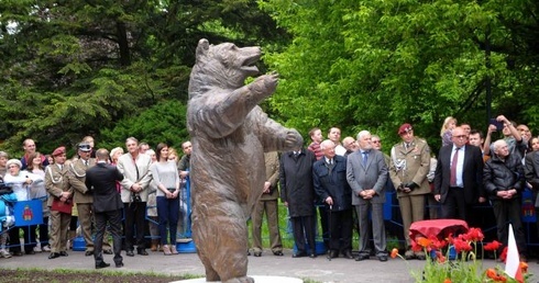 Pomnik misia-żołnierza