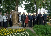 Olsztynecki pomnik św. Jana Pawła II