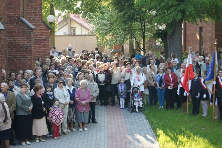 Poświęcenie pomnika św. Jana Pawła II w Olsztynku