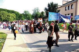  Pierwsza edycja trzebnickiego Marszu Rodzin cieszyła się ogromną popularnością wśród mieszkańców gminy 