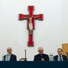 Debatę prowadził o. Marcin Tkaczyk. Uczestniczyli (od lewej): Dariusz Rosiak, ks. Andrzej Szostek, Antoni Dudek, i ks. Andrzej Maryniarczyk