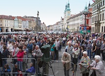  W zeświecczonym społeczeństwie czeskim akcje takie jak Tydzień Otwartych Kościołów pomagają w odrzuceniu stereotypów dzielących katolików i niewierzących