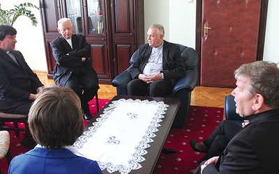  Spotkanie z dziennikarzami było jednym z wielu, jakie biskup nominat odbył tego dnia w Legnicy