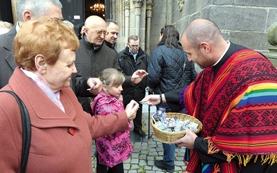 – Świdniczanie byli bardzo ofiarni – mówi ks. Mariusz Dębski