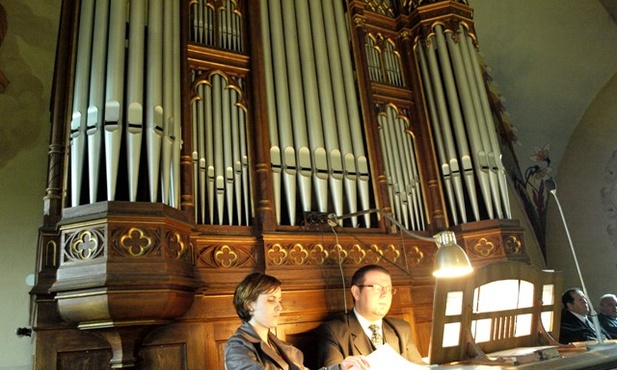 Piękne brzmienie kościelnych organów wydobył podczas koncertu Paweł Seligman