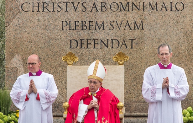 Papież wybierze spośród trzech wybranych