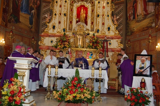 Ostatnie pożegnanie ks. Tadeusza Juchasa cz.2