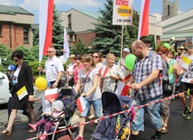 W oświęcimskim marszu nie zabrakło samych rodzin