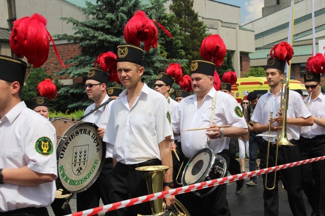 Przez Oświęcim szli dla życia i rodziny