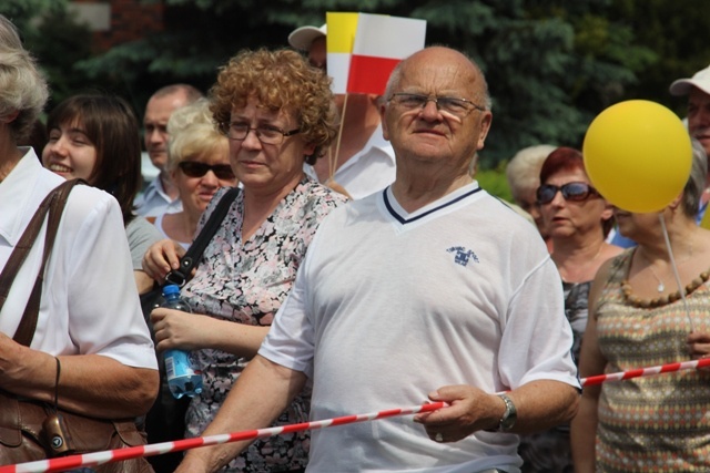 Przez Oświęcim szli dla życia i rodziny