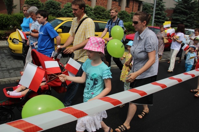 Przez Oświęcim szli dla życia i rodziny