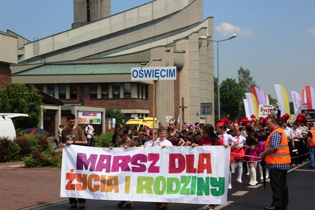 Przez Oświęcim szli dla życia i rodziny