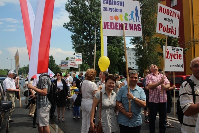 Przez Oświęcim szli dla życia i rodziny