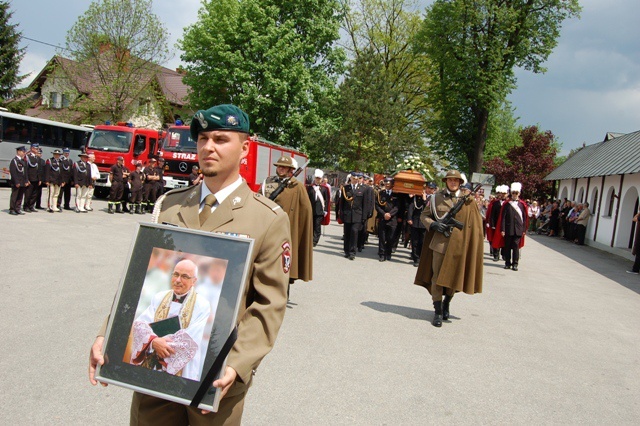 Ostatnie pożegnanie ks. Tadeusza Juchasa cz.1