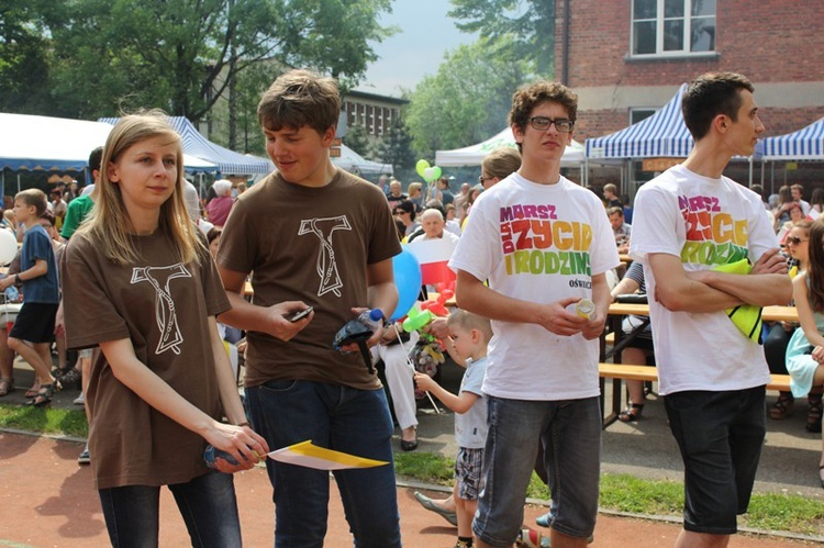 Uczestnicy marszu pro-life u salezjanów w Oświęcimiu