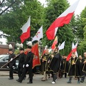 Pielgrzymi w drodze do Matki