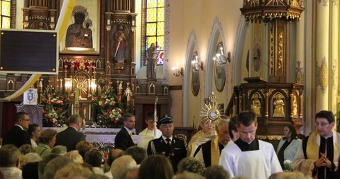 Nabożeństwo majowe i procesja eucharystyczna zakończyły uroczystości jubileuszowe