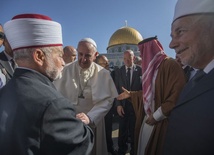 Papież Franciszek podczas spotkania