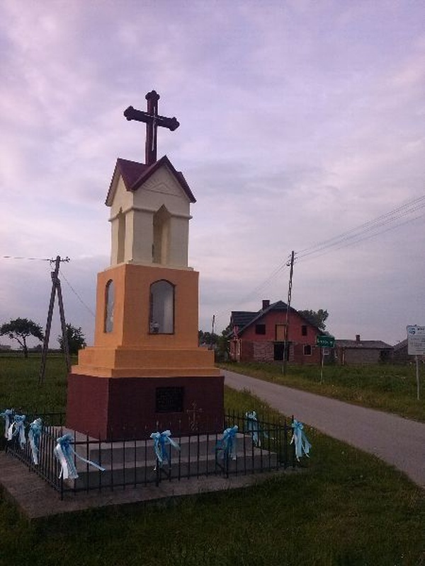 Kapliczki i krzyże z okolic Łowicza