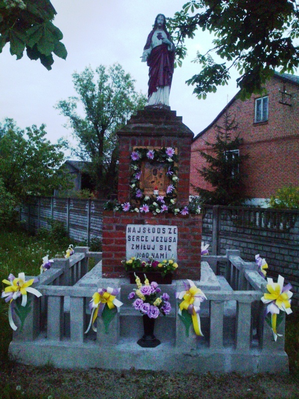 Kapliczki i krzyże z okolic Łowicza