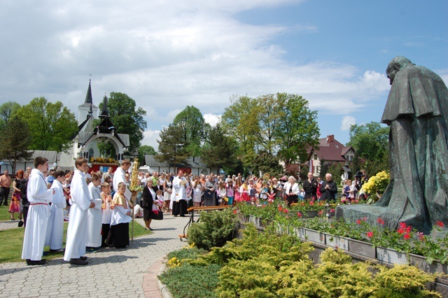 Różaniec i koncert dla zmarłego kustosza