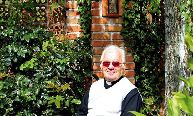  Ks. Antoni Gabrel niedawno odwiedził płockich przyjaciół i parafię św. Stanisława Kostki,  gdzie opowiadał o swojej poezji 