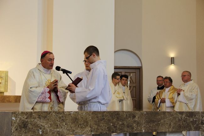 Poświęcenie górnego kościoła MB Szkaplerznej w Tarnowie
