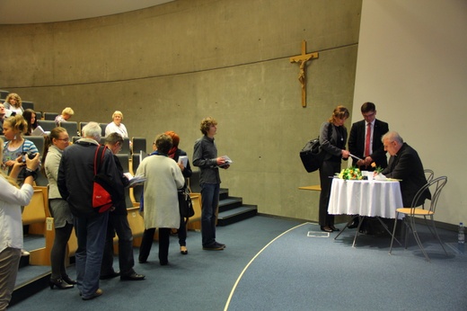 Spotkanie z ks. Jerzym Szymikiem