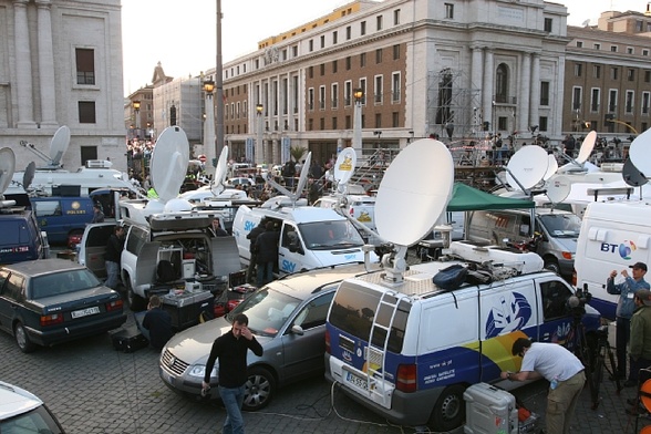 Papież: by media sprzyjały jedności