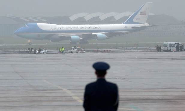 Air Force One wylądował w Warszawie