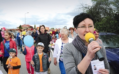  Prorodzinna manifestacja. Z prawej Barbara Chomicz