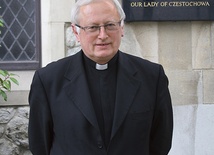 Ks. Stefan Wylężek  (ur. 1948), kapłan archidiecezji katowickiej od 1973 r., kierował Fundacją Jana Pawła II w Rzymie, od 2010 r. rektor Polskiej Misji Katolickiej w Anglii i Walii.