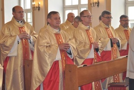Księża jubilaci dziękowali za 25 lat kapłaństwa w kaplicy Dobrego Pasterza WSD w Płocku