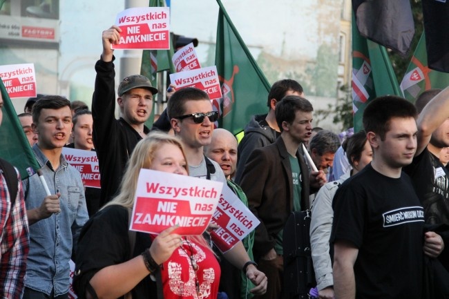 Manifestacja solidarności ze skazanymi za przerwanie wykładu prof. Zygmunta Baumana