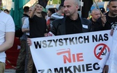 Manifestacja solidarności ze skazanymi za przerwanie wykładu prof. Zygmunta Baumana