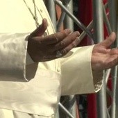 Papież śpiewa z Odnową w Duchu Świętym