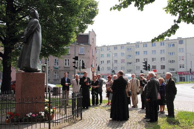 Pomnik bł. ks. B. Komorowskiego