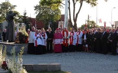 Poświęcenie dzwonnicy Ksiądz Jerzy w Rumi