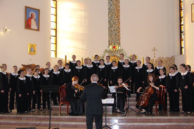 Koncert "Puellae Orantes" 