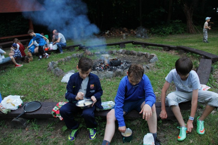 Mecz, pierwsza pomoc i omlety