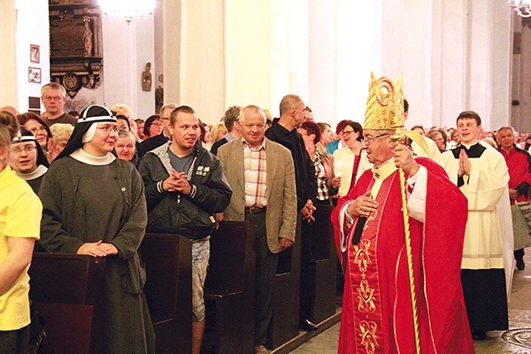 Mszy św. sprawowanej o północy w noc Zesłania Ducha Świętego przewodniczył abp Sławoj Leszek Głódź, metropolita gdański 