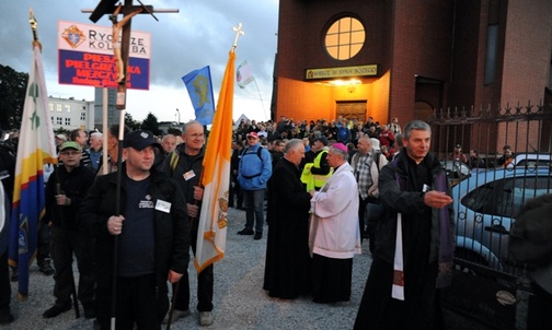 Na wyjście pielgrzymki tradycyjnie przybył bp Henryk Tomasik