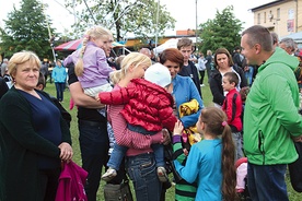  Z zaproszenia na festyn korzystają całe rodziny