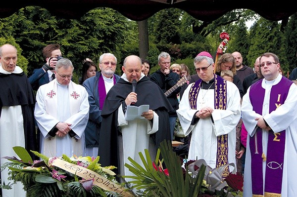 Andrzej Dziewit został pochowany 2 czerwca na cmentarzu osobowickim we Wrocławiu